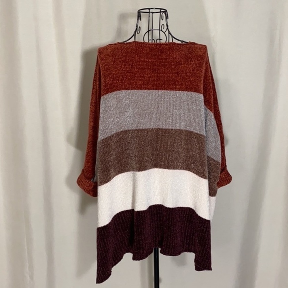 Almost Pink Striped V-Neck Sweater - Picture 4 of 9
